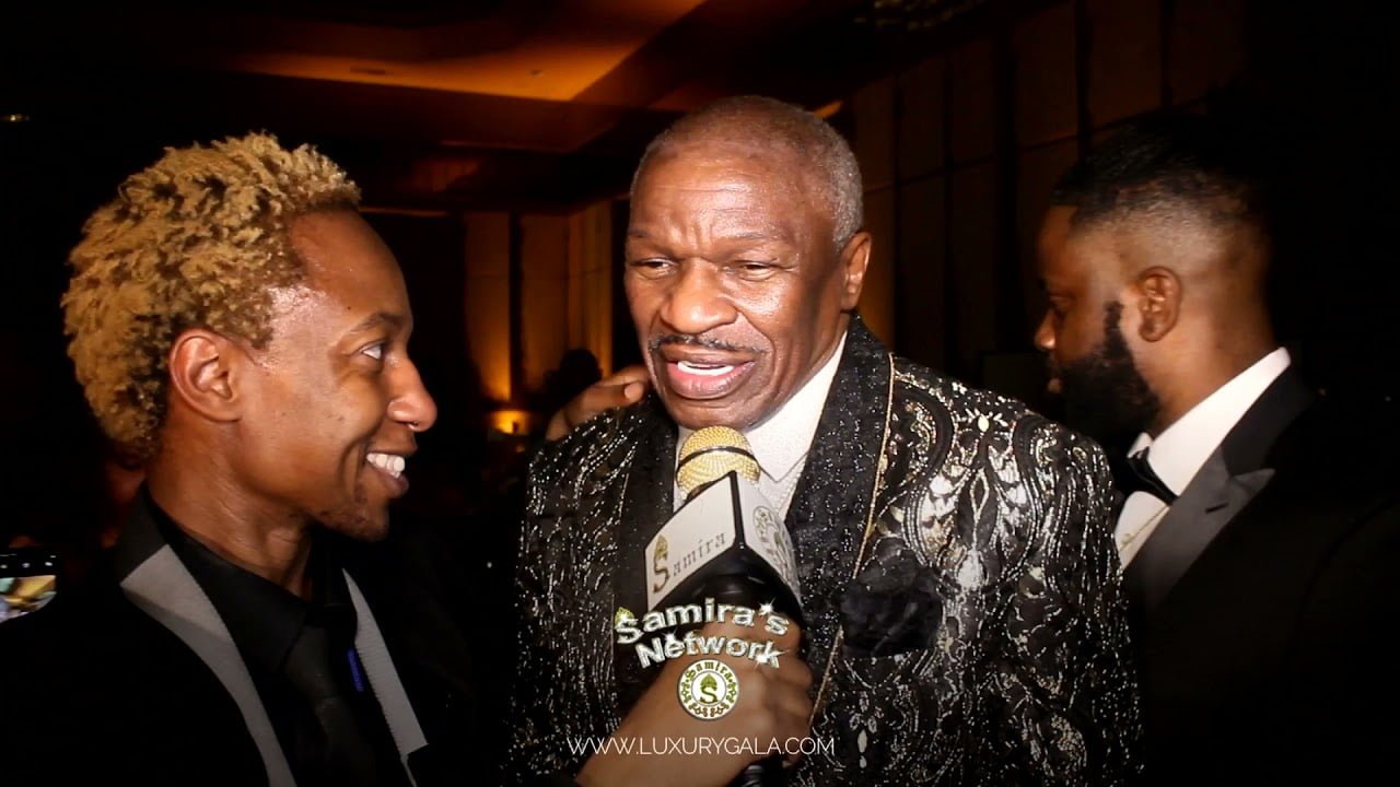 Video: Floyd Mayweather Sr. Rocks Gold Coat At Samira’s Oscars Viewing Party – Red Carpet Series